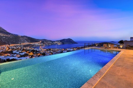 Villa London