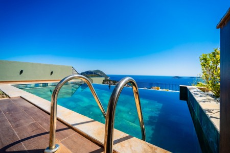 Villa Aura C
