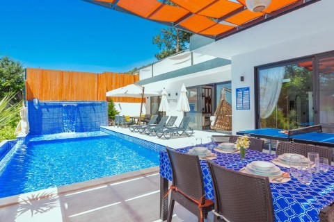 Villa Nar Çiçeği